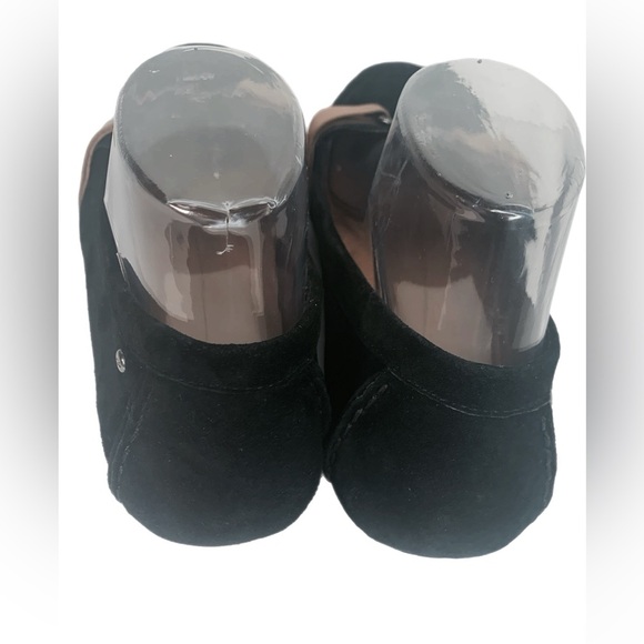 UGG Black and Tan Women's Loafers - Picture 6 of 10